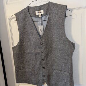Men's gray vest, Joseph Abboud, Med, new, $15.
